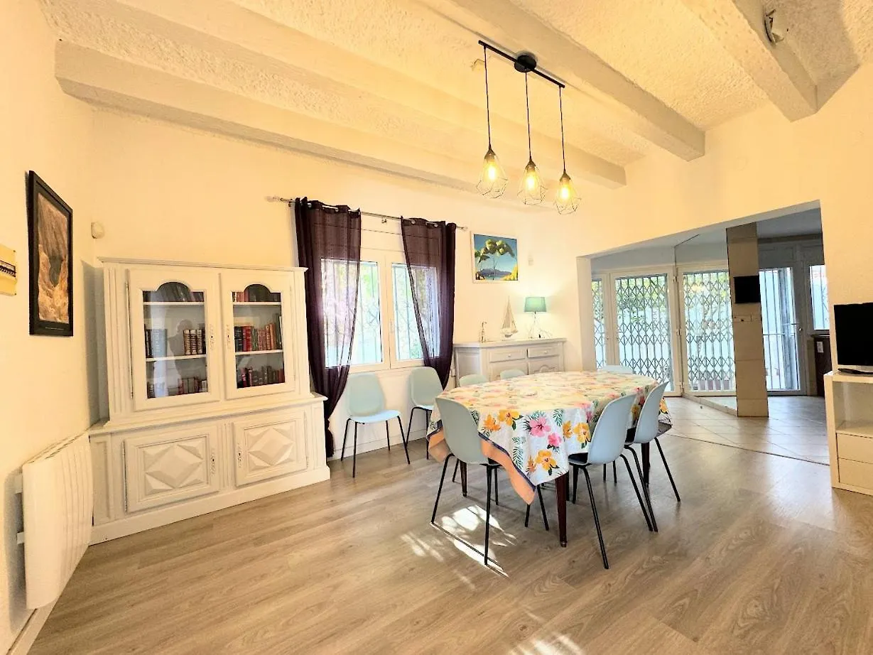 Empurialola -Encantadora Casa Con Jardin Cerca Del Centro -142 Empuriabrava