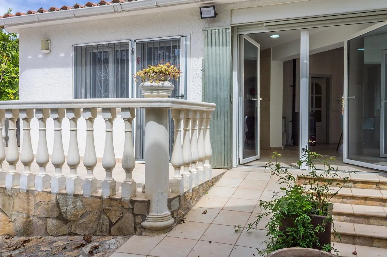 Holiday home Empurialola -Encantadora Casa Con Jardin Cerca Del Centro -142 Empuriabrava Spain