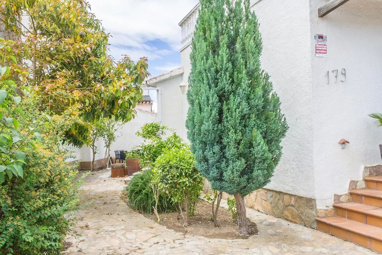Empurialola -Encantadora Casa Con Jardin Cerca Del Centro -142 Empuriabrava