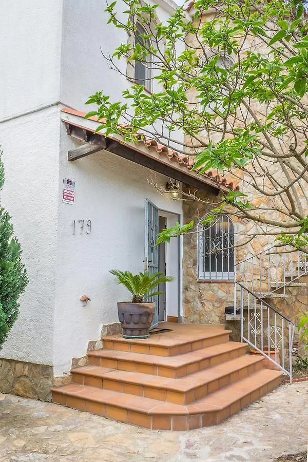 Empurialola -Encantadora Casa Con Jardin Cerca Del Centro -142 Empuriabrava Spain