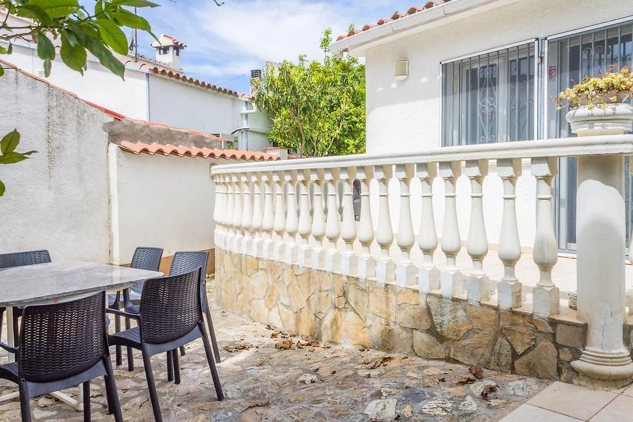 Empurialola -Encantadora Casa Con Jardin Cerca Del Centro -142 Empuriabrava Holiday home